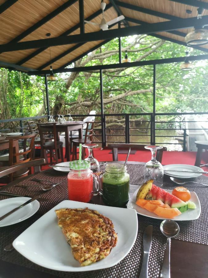 Nature Cabanas & Floating Restaurant Гале Екстериор снимка