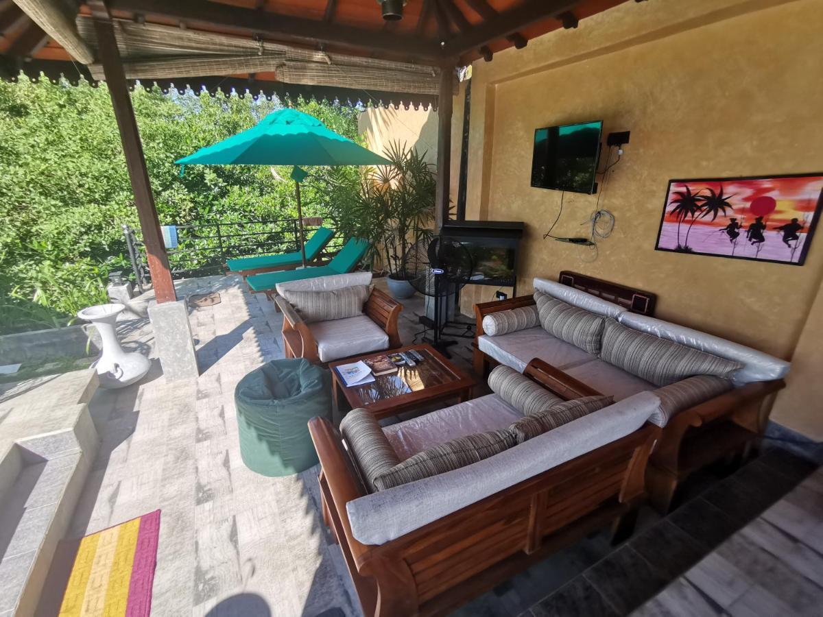 Nature Cabanas & Floating Restaurant Гале Екстериор снимка